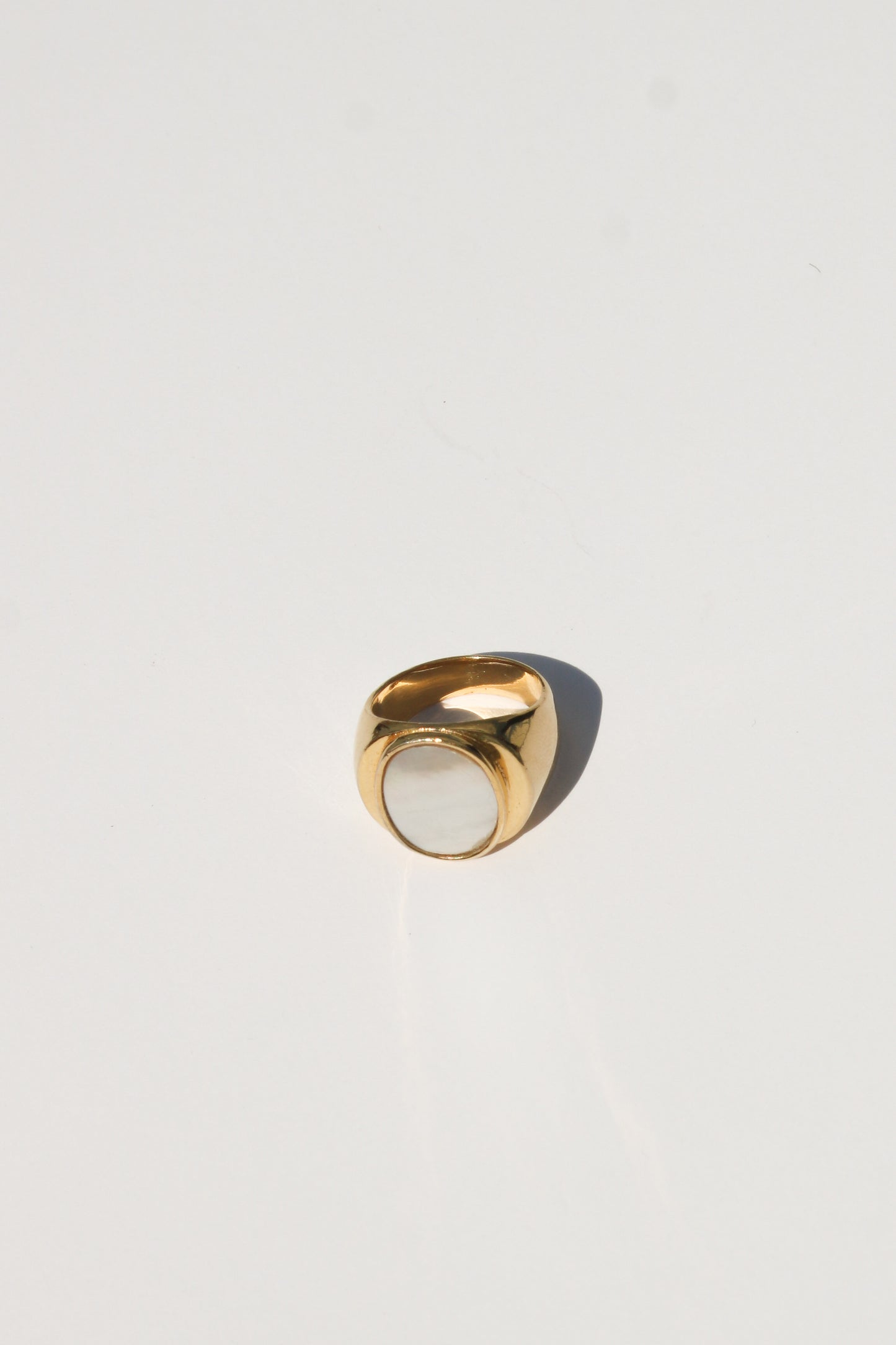 Perlmutte Mother of Pearl Ring