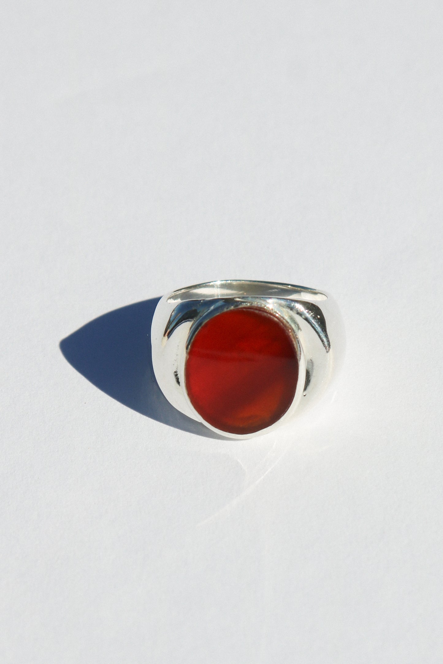 Perlmutte Carnelian Ring