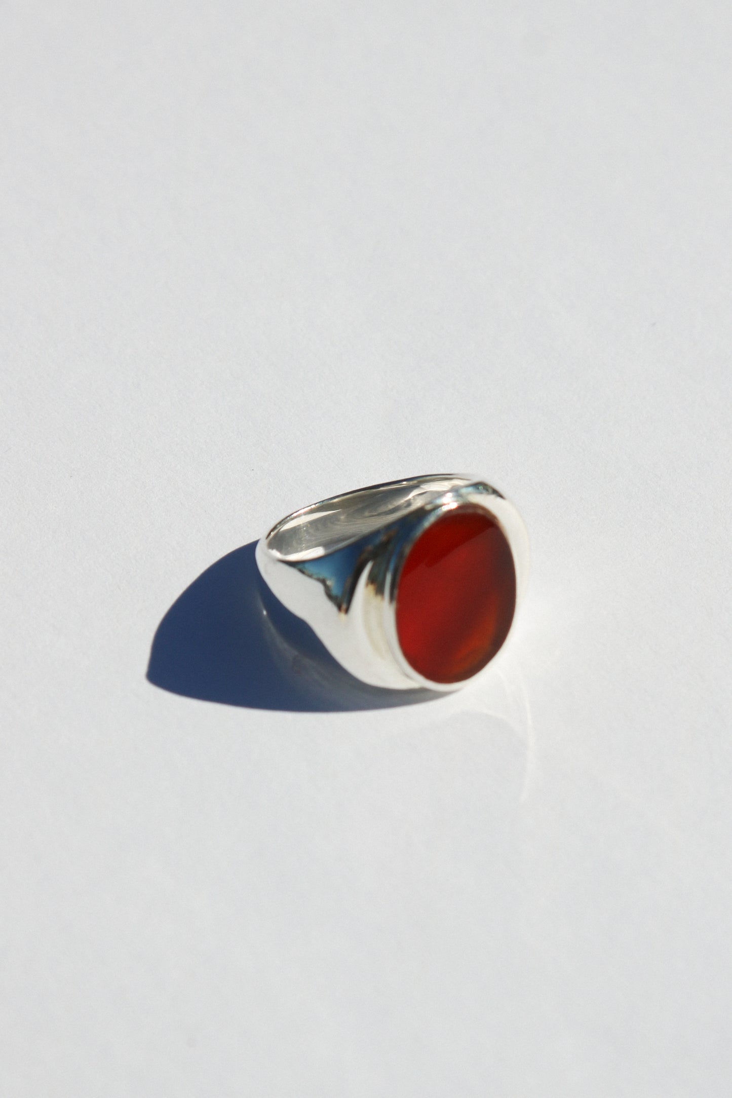Perlmutte Carnelian Ring