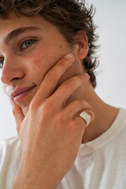 Signet ring