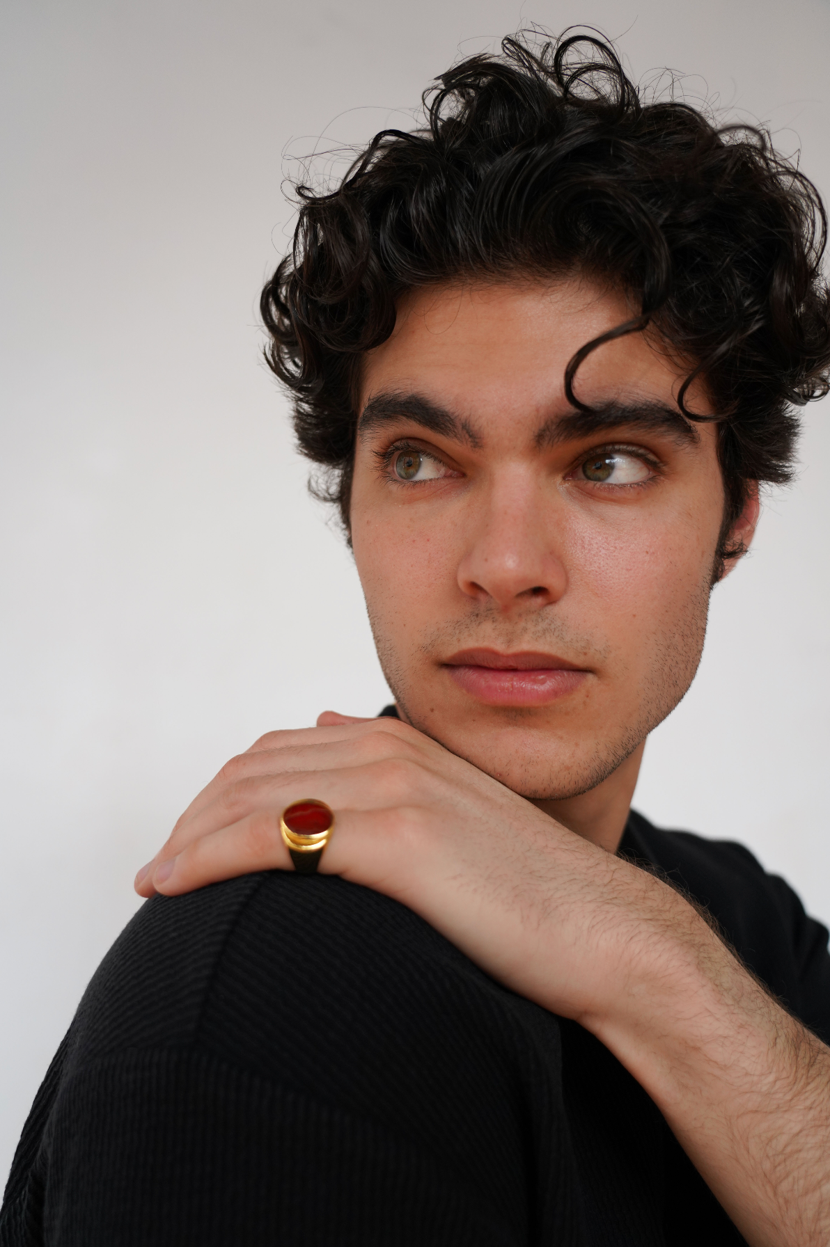 Perlmutte Carnelian Ring