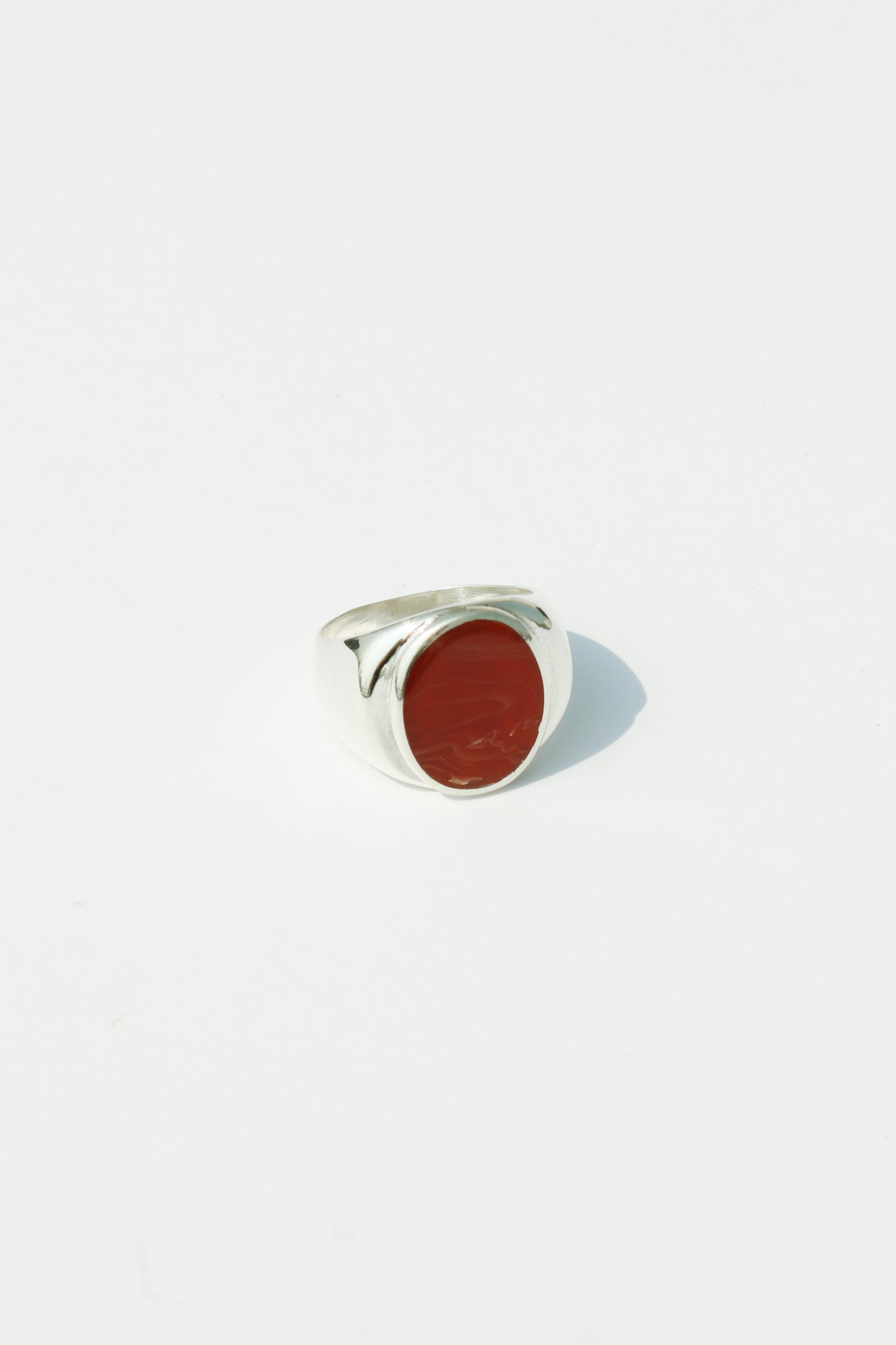 Perlmutte Carnelian Ring