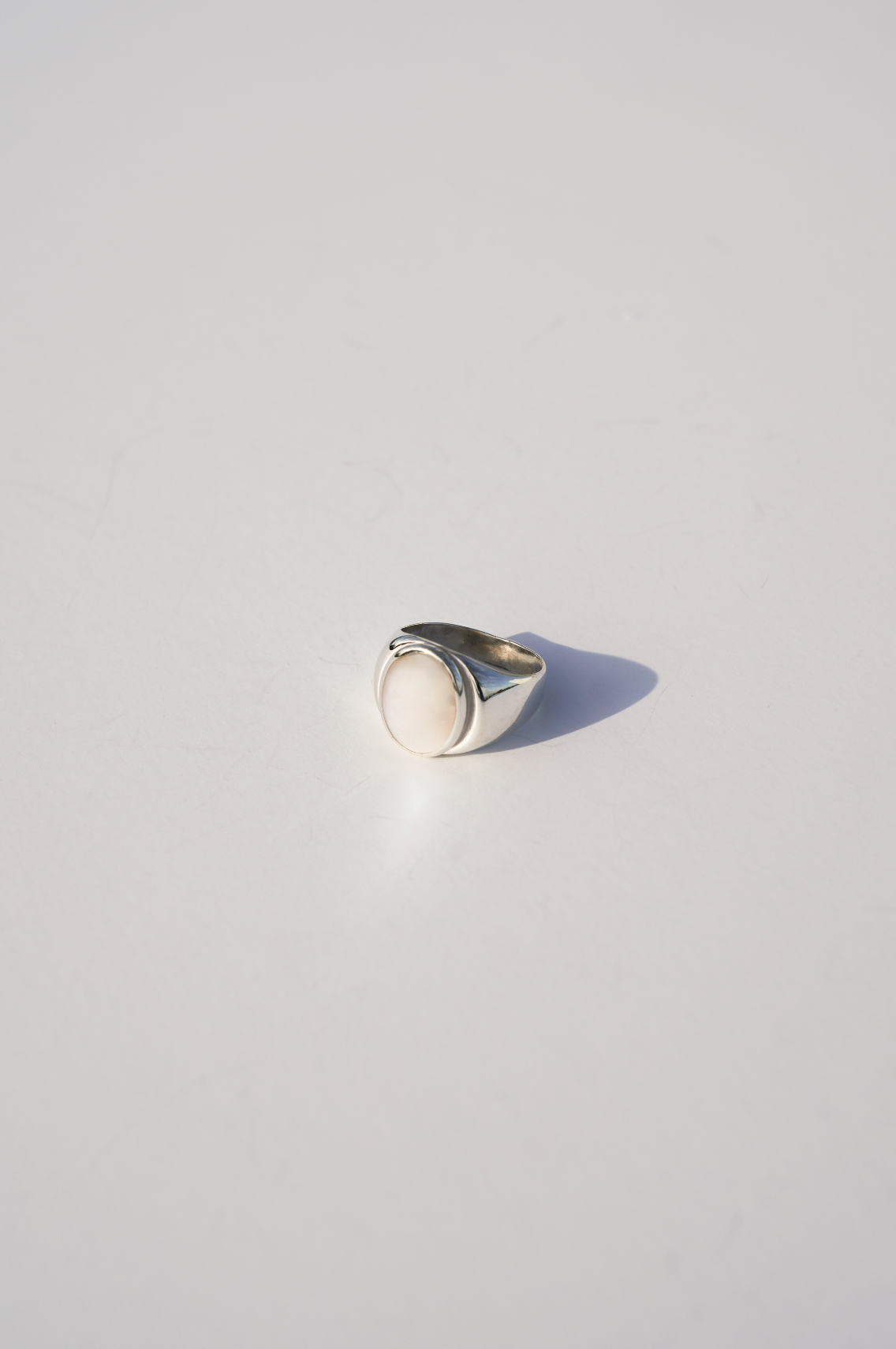 Mother of Pearl Perlmutte Ring