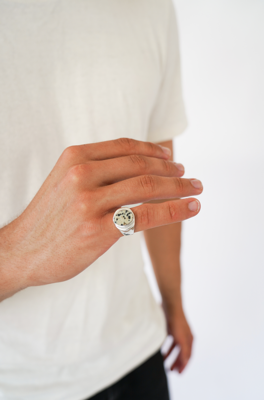 Perlmutte Dalmatian Jasper Ring